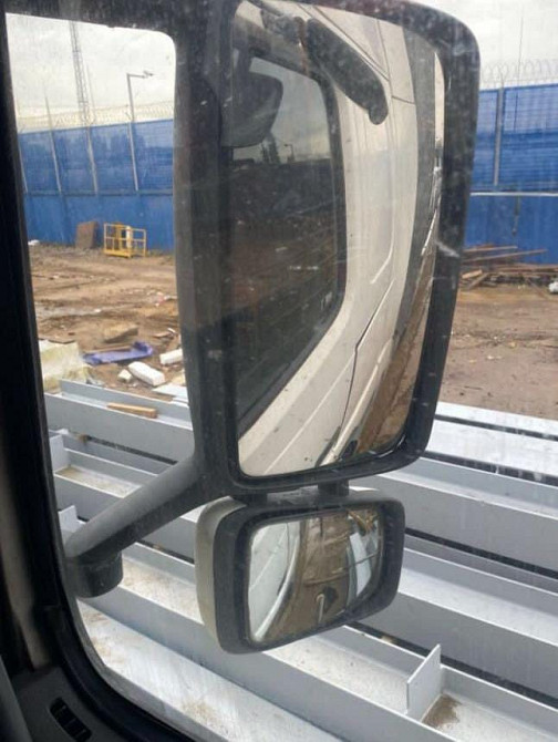 Ищу такое же зеркало ЛЕВОЕ на Вольво фш12.  - photo 1