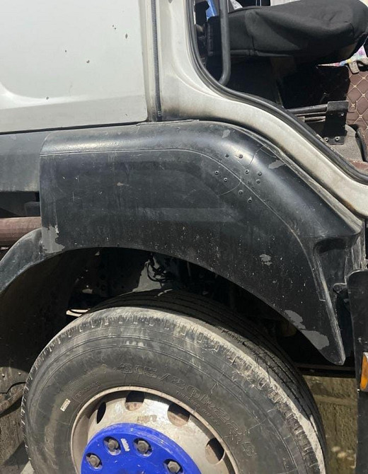 Ищу крылья кабины Renault Kerax.  - photo 1