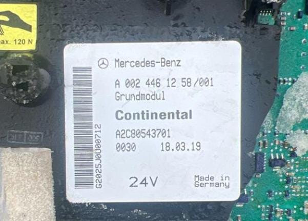 Ищу блок предохранителей на Мерседес Актрос 4141 самосвал 2017год.  - photo 1