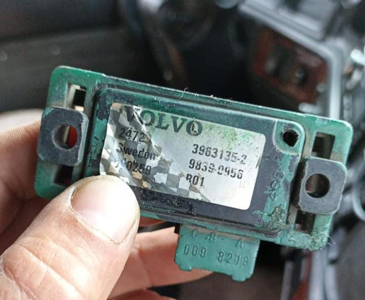 Ищу датчик наддува D12C Вольво.  - photo 1