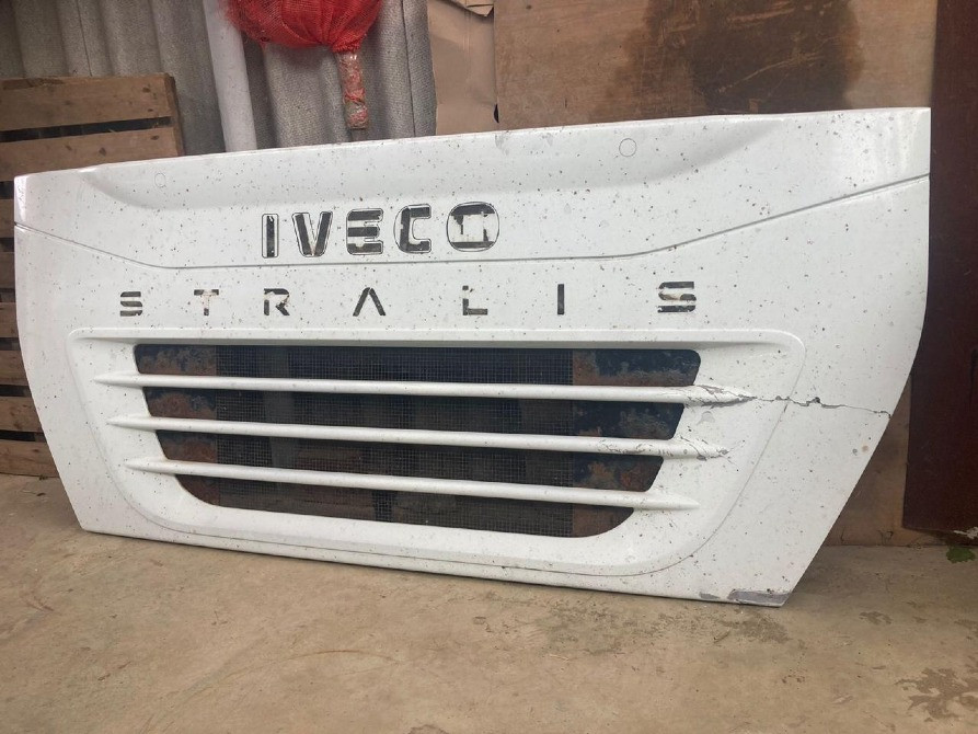 Нужна решетка на Ивеко Стралис или капот в сборе.  - photo 1