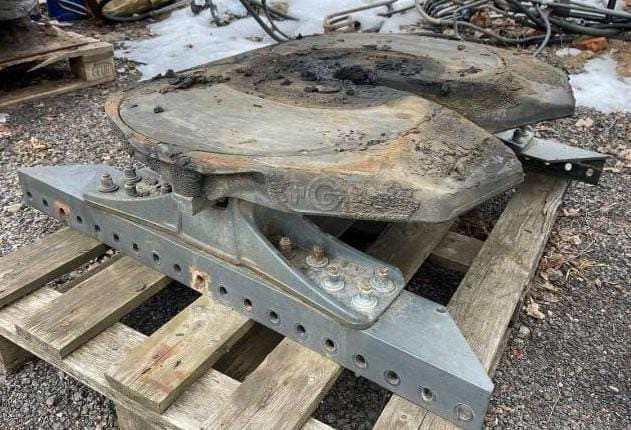 Ищу седло в сборе Volvo fh4, 180мм.  - photo 1