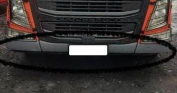 Ищу на Volvo FM4 металлические накладки 3шт.  - photo 1