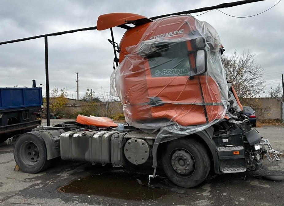 Нужна кабина на Скания R440LA4X2HNA вин 9BSR4X20003925484.  - photo 1