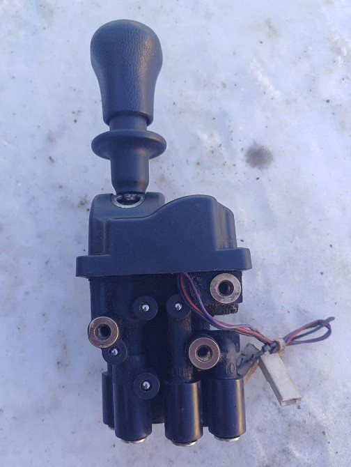 Ищу кран подъема кузова на DAF cf85.  - photo 1