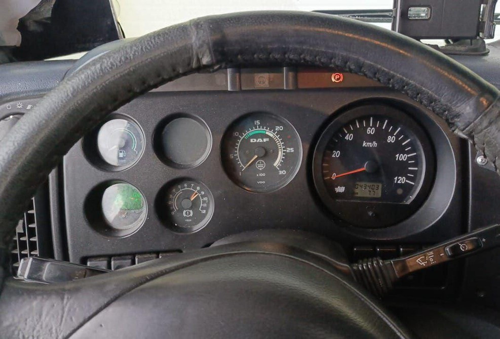 Ищу панель приборов ДАФ 95.  - photo 1