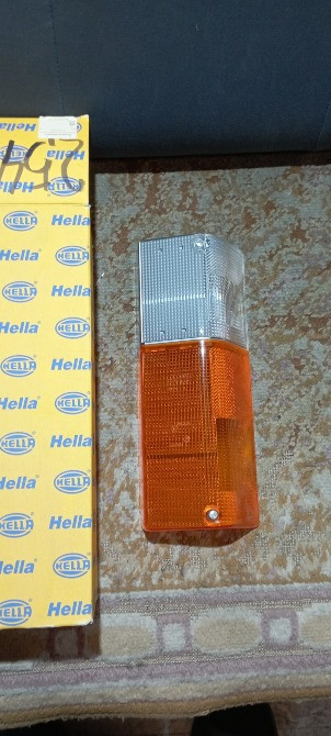 Рассеиватель поворотника левый Hella для Volvo F10 F12 Kaliningrad - photo 1