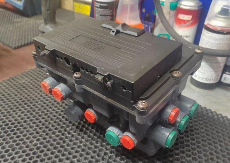 Нужен такой кран модулятора на прицеп Schmitz. Вся Россия - изображение 1