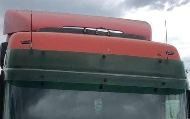 Ищу солнцезащитный козырек Mercedes mp1. Вся Россия - изображение 1