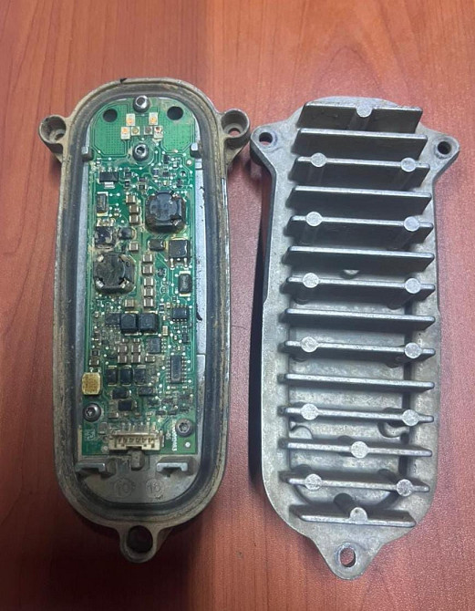 На Volvo FMX 2017г. куплю блок фары 82494763. Вся Россия - изображение 1