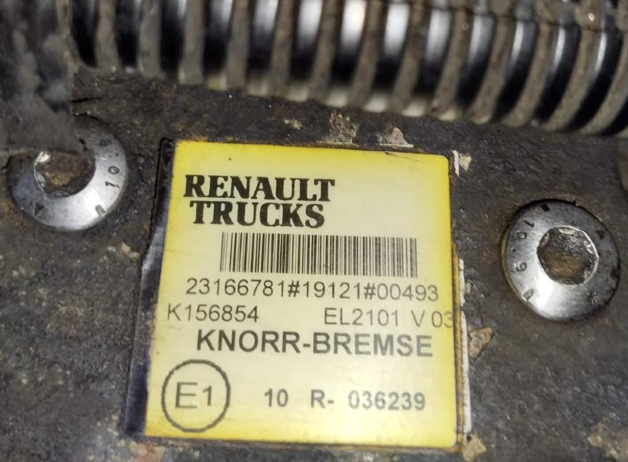 На Renault T-series ищу 2316678 осушитель воздуха.  - photo 1