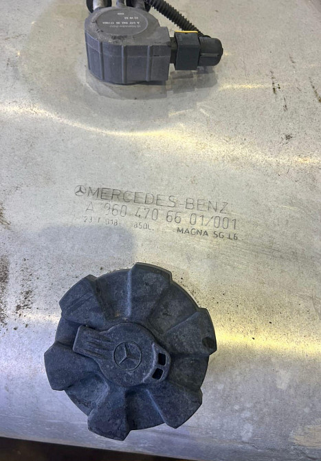 Ищу А9604706601 бак 850л. Актрос (номер в номер).  - photo 1