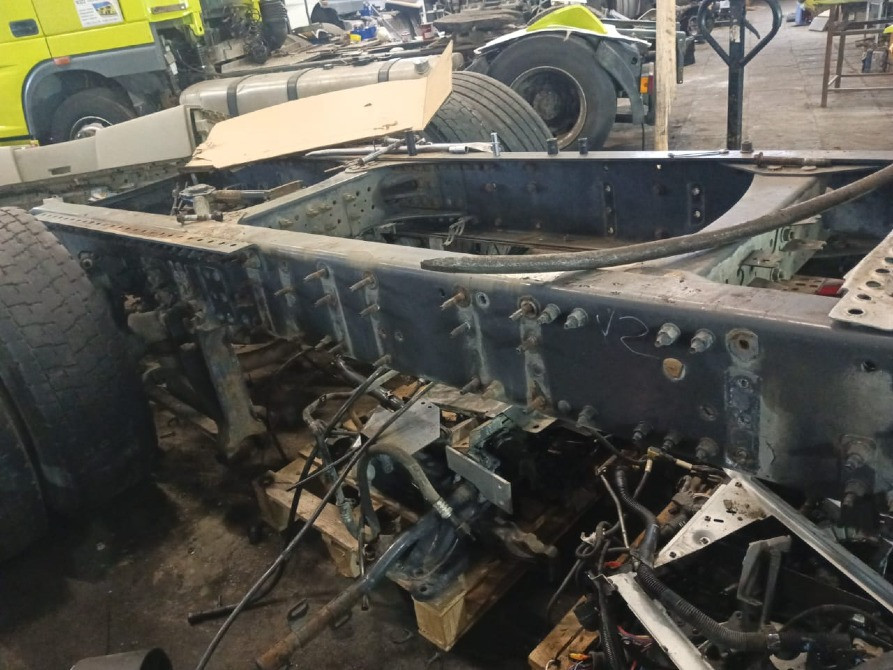 В наличии ровная рама с документами на Volvo FH 4.  - photo 1