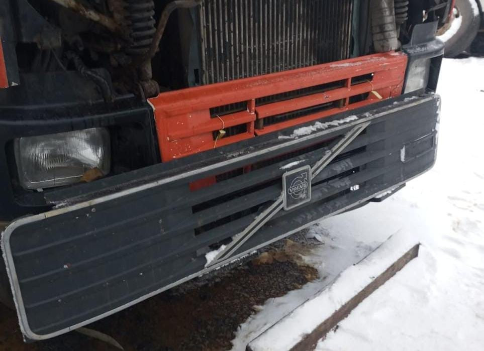 Нужна решетка Вольво фш12.  - photo 1