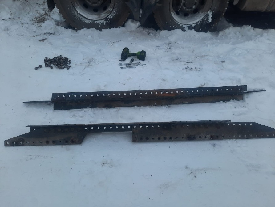 Ищу подрамник седла VOLVO 6x6; 6x4.  - photo 1