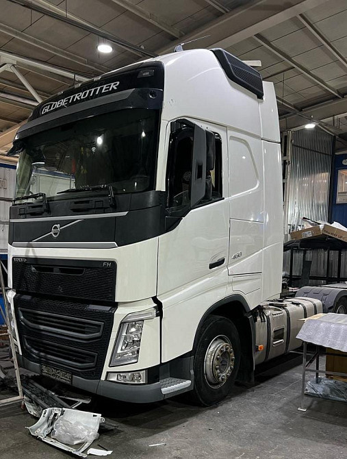Ищу каркас кабины Volvo FH4 высокая. Цвет белый. В районе 2018 годов. Вся Россия - изображение 1
