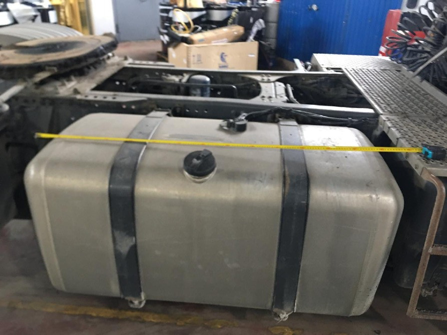 Ищу бак на Мерседес Axor (размеры 150:670:670). Вся Россия - изображение 1