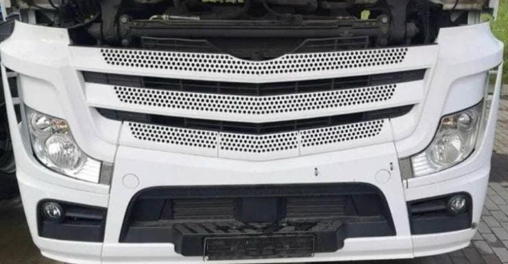 Ищу ноускат на Мерседес МР4, в сборе (подножки, усилитель бампера).  - photo 1