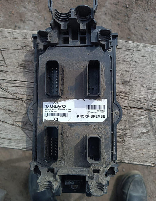 Ищу блок управления ABS 22119392 на Вольво FH 6/4 2017г.  - photo 1
