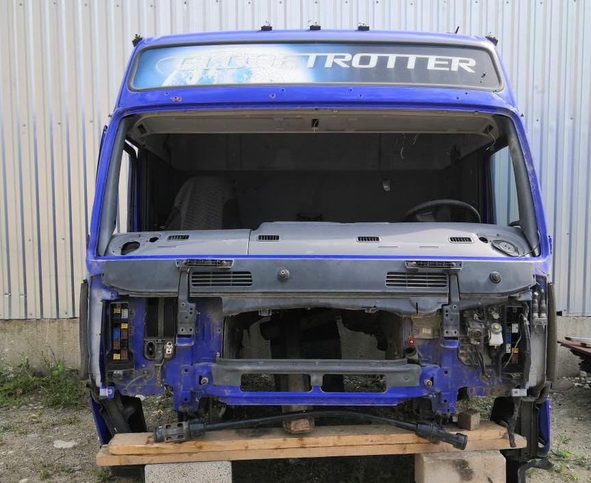 На такую кабину ищу комплект спойлеров Вольво FM13 2012 года.  - photo 1