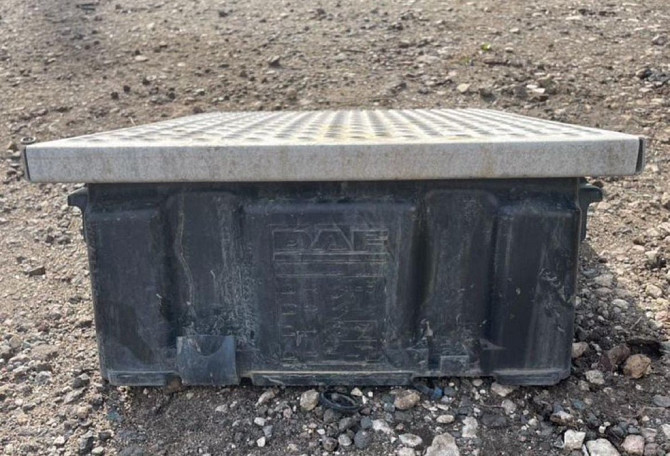 Ищу крышку АКБ с настилом на Даф 105.  - photo 1