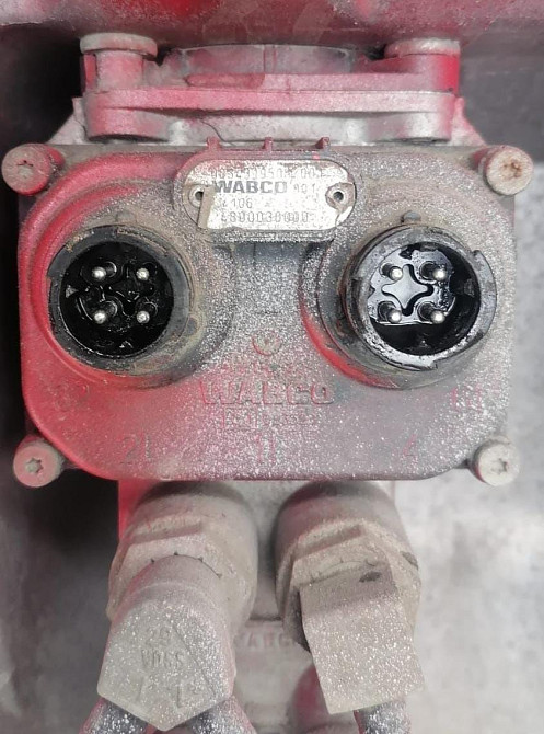 На Мерс Актрос МП2 куплю кран тормозной главный 4800030000.  - photo 1