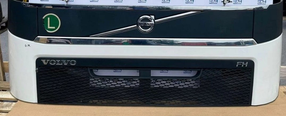 Ищу 82154773/82360122 капот Volvo FH4 2018г. Вся Россия - изображение 1