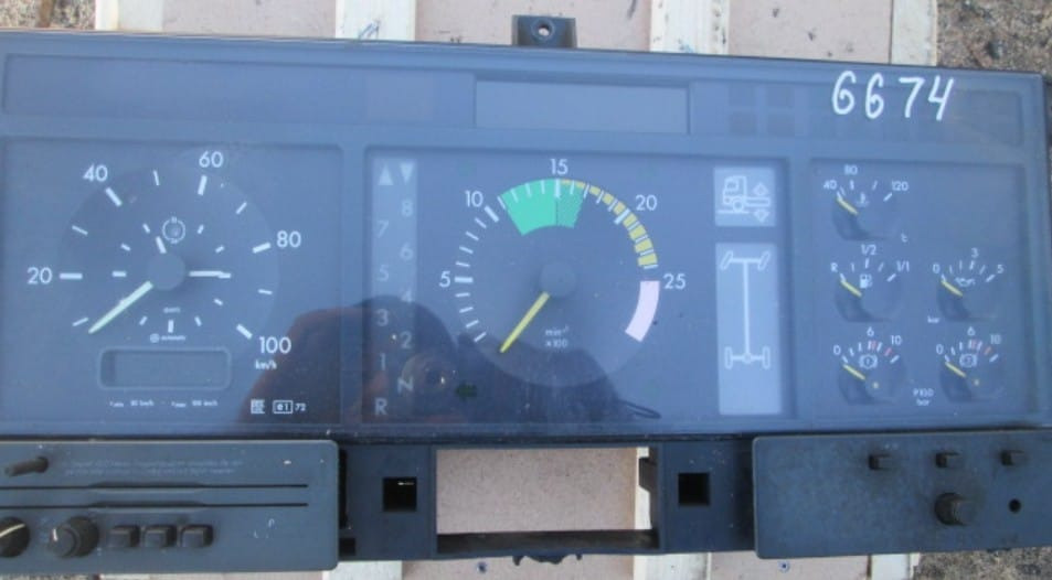 Нужна 0004460422 панель приборов Мерседес Актрос MP1.  - photo 1