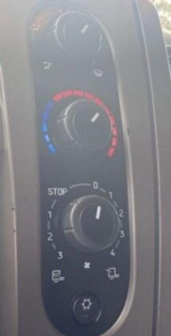 На Рено нужен такой блок климата.  - photo 1