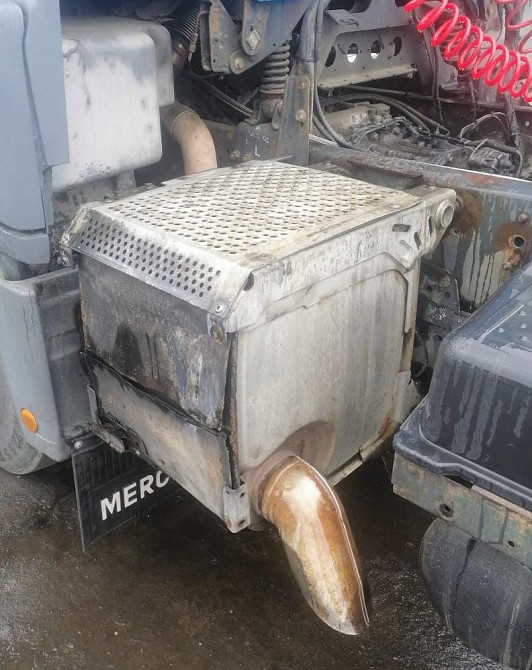 Ищу глушитель на Мерседес Аксор.  - photo 1