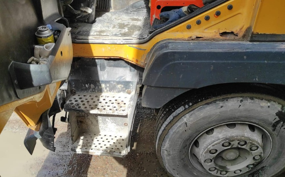 Ищу корпус подножки на правую сторону или корпус в сборе со ступенью MAN F.  - photo 1