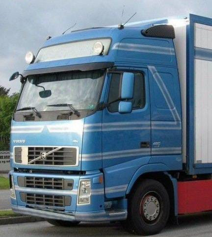 Ищу такой солнцезащитный козырёк Вольво.  - photo 1