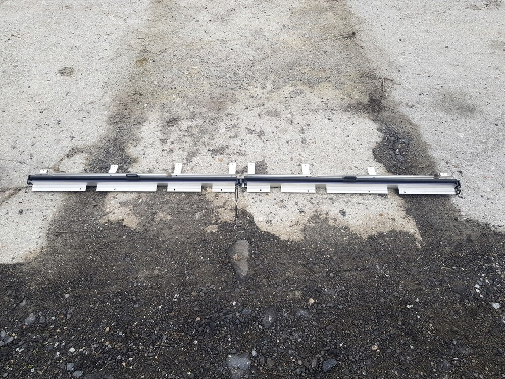 Ищу солнцезащитную штору MAN 81637036049.  - photo 1