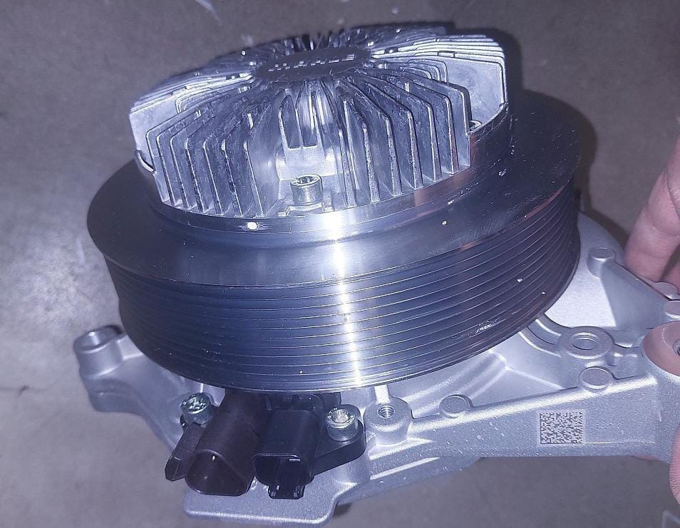 Ищу оба датчика с помпы Scania 6.  - photo 1