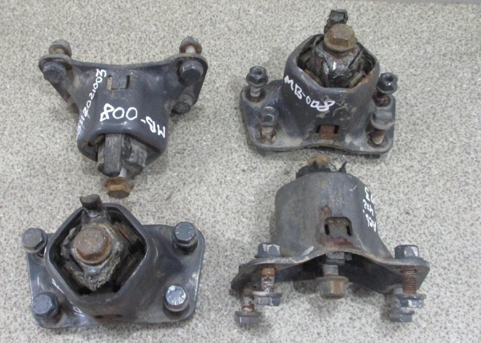 Ищу кронштейны ящика АКБ Мерседес 2шт, 9304320085.  - photo 1