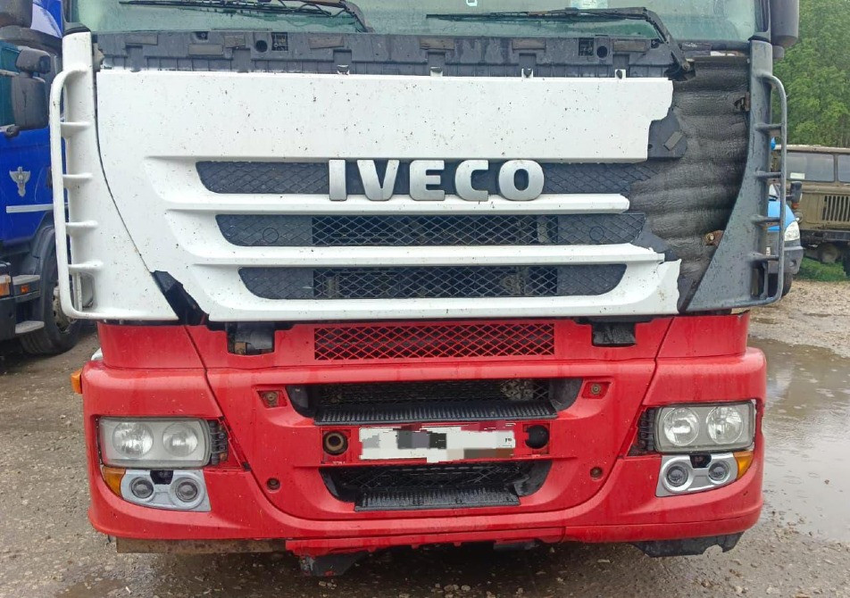 На Ивеко Стралис интересует капот и бампер (е5, широкая кабана, машина 2008 года).  - photo 1