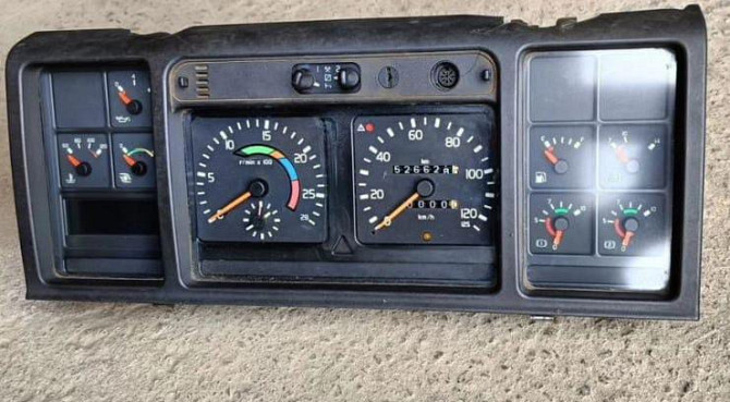 Ищу панель приборов Volvo FH12 1998-2002 год.  - photo 1
