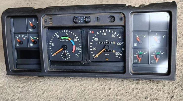 Ищу панель приборов Volvo FH12 1998-2002 год. Вся Россия - изображение 1