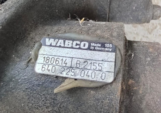 Нужен суппорт 6402250400 WABCO.  - photo 1