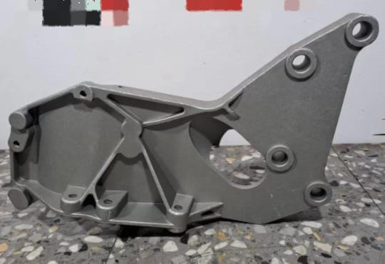 На Актрос двигатель ОМ501 нужен от компрессора кондиционера кронштейн (старый мотор), вот так выгляд Вся Россия - изображение 1