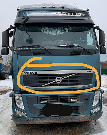 Ищу решётку капота на Вольво, с надписью.  - photo 1