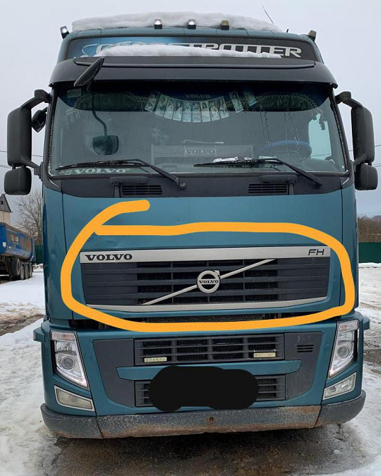 Ищу решётку капота на Вольво, с надписью. Вся Россия - изображение 1