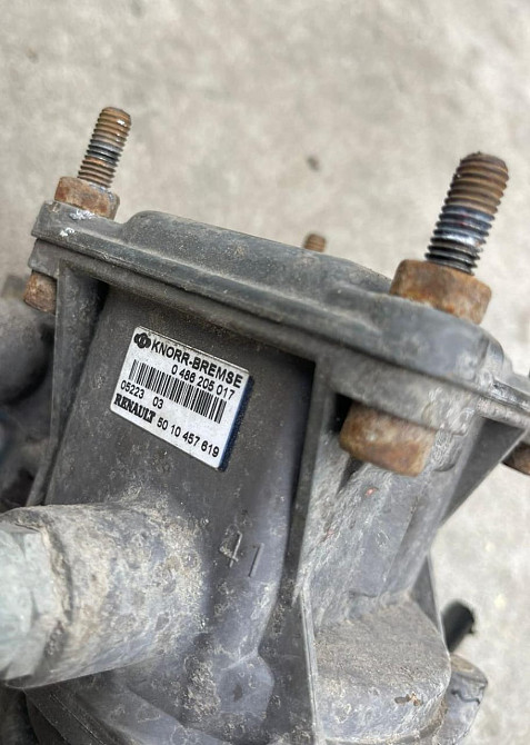 Нужен кран управления тормозами прицепа Knorr-Bremse 0486205017. Вся Россия - изображение 1