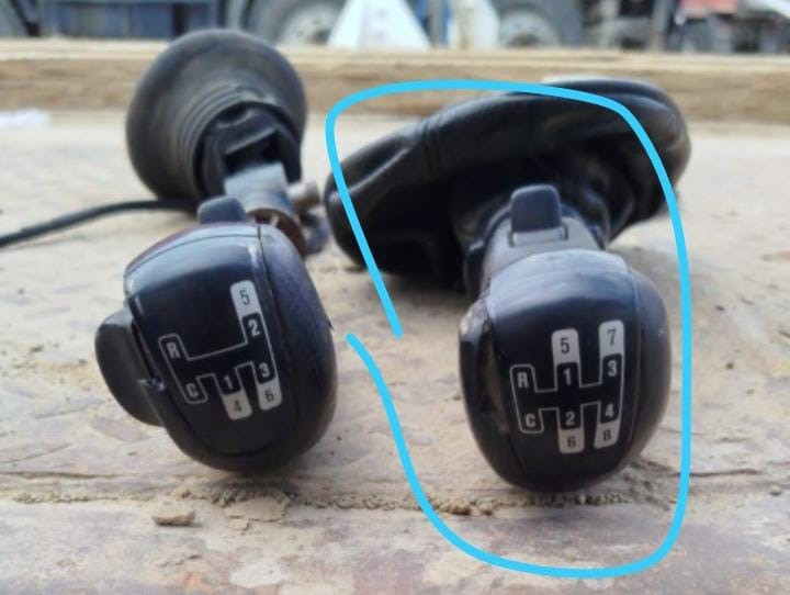 Ищу ручку кпп Скания (как на фото справа). Вся Россия - изображение 1