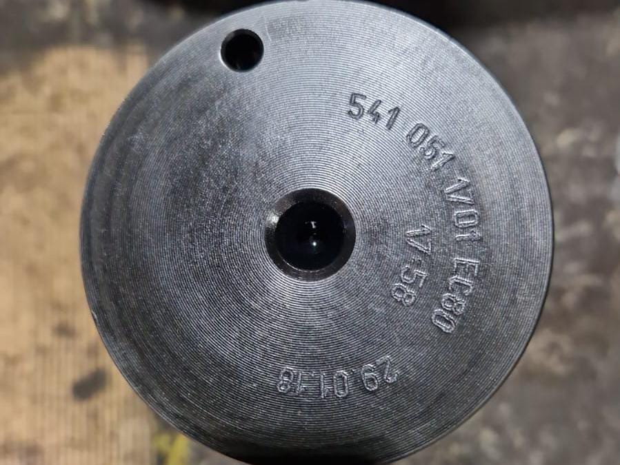 Нужен в Москве распредвал 5410511701 Мерседес.  - photo 1