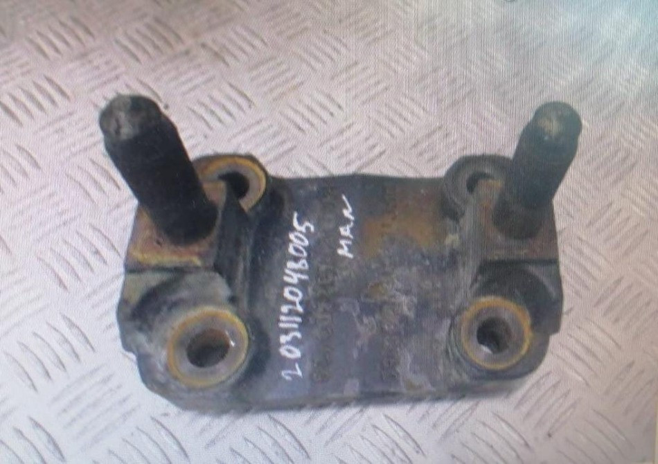 Ищу кронштейн V-образной тяги на MAN.  - photo 1