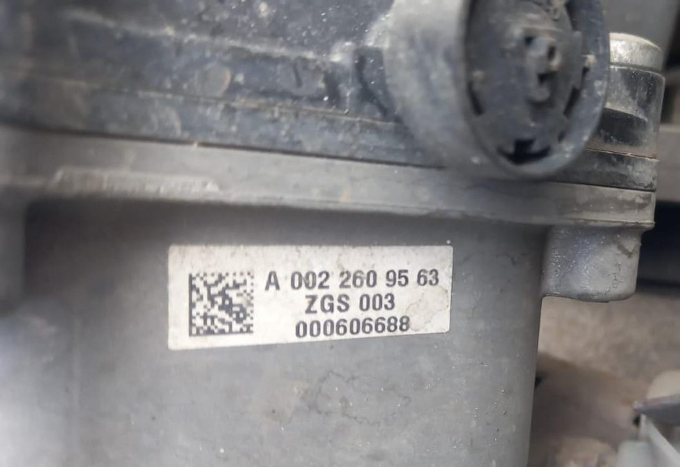 Ищу клапан делителя a0022609563.  - photo 1