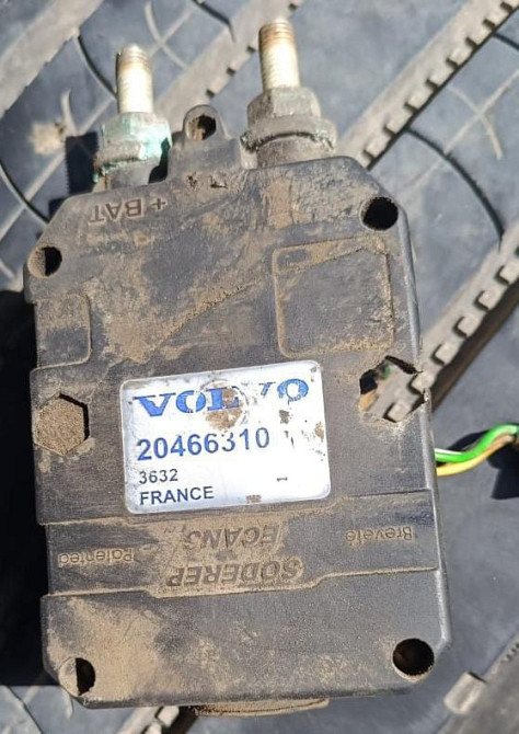Нужен блок-выключатель массы 20466310 VOLVO.  - photo 1