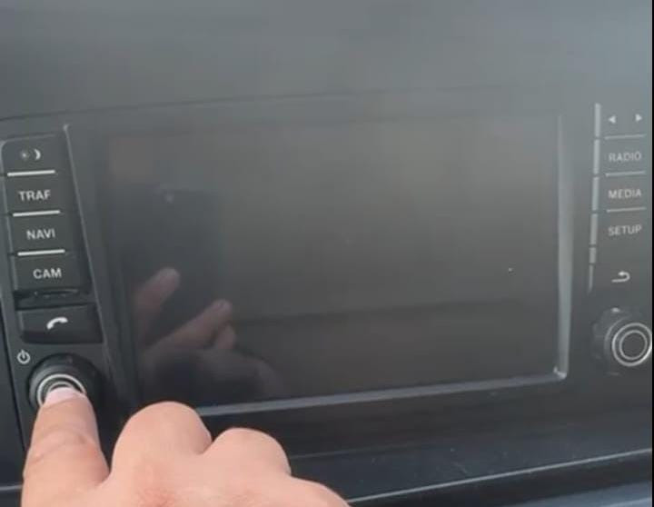 Ищем 2шт. мультимедиа на МАН Е6 TGX.  - photo 1