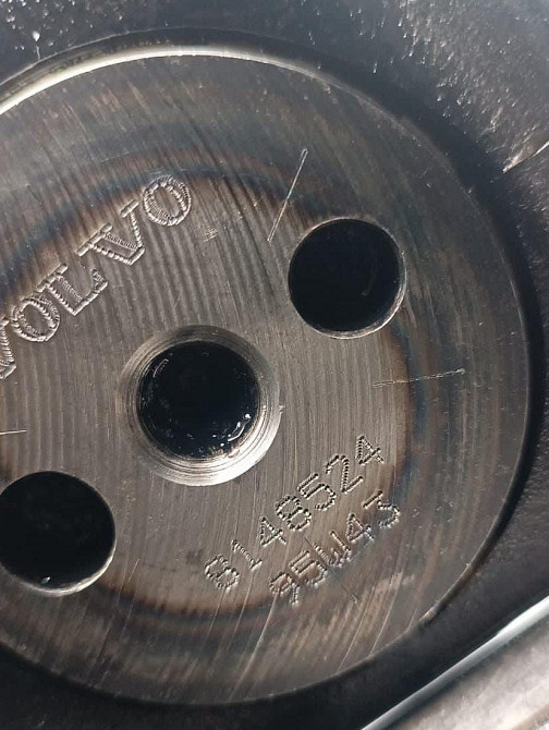 Ищу 8148524 распредвал D12A Volvo.  - photo 1